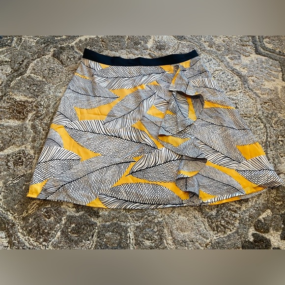 LOFT A-Line Skirt Women Multicolor Ruffled Front Leaf Pattern Size 6 Yellow NEW - Picture 2 of 7